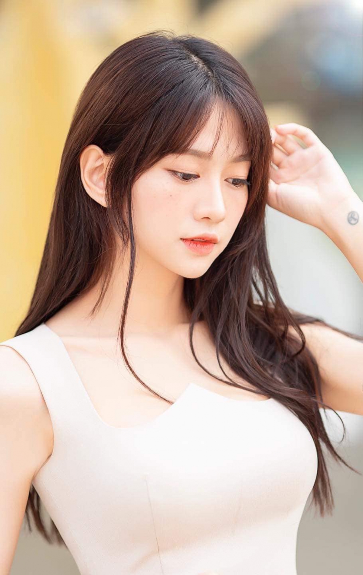 Lê Bống (Lê Xuân Anh) không phải cái tên xa lạ với người dùng Internet. Cô là một hot tiktoker, hot youtuber có hàng triệu người theo dõi trên các mạng xã hội.