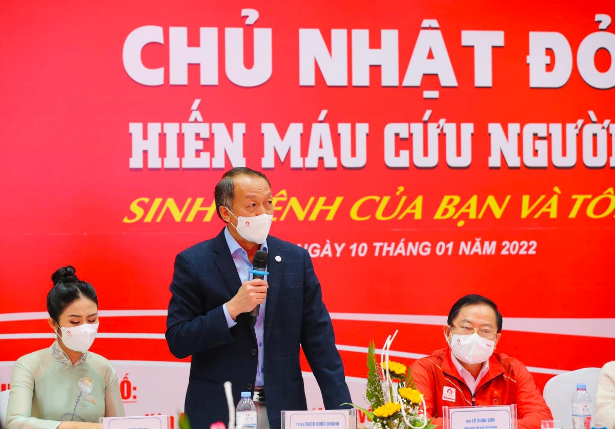 TS. BS Bạch Quốc Khánh Viện trưởng Viện Huyết học Truyền máu Trung ương
phát biểu tại buổi họp báo