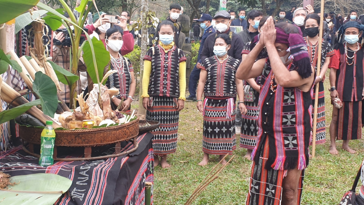 Lễ A Da đánh dấu thời điểm kết thúc của một năm làm việc cũ và mở ra một năm làm việc mới với những lo toan trong cuộc sống.