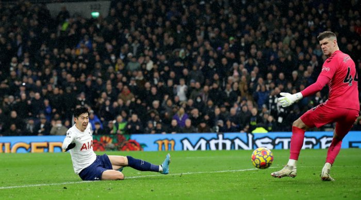 Son Heung-min tạo lợi thế dẫn bàn cho Tottenham (Ảnh: Internet)