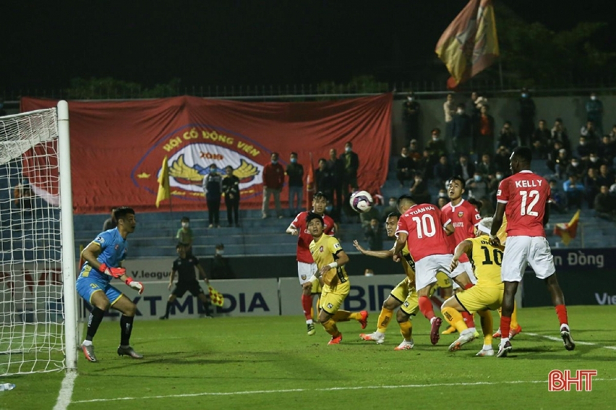 HLHT có chiến thắng 1-0 trước Hải Phòng ở mùa bóng 2021 (Ảnh BHT)