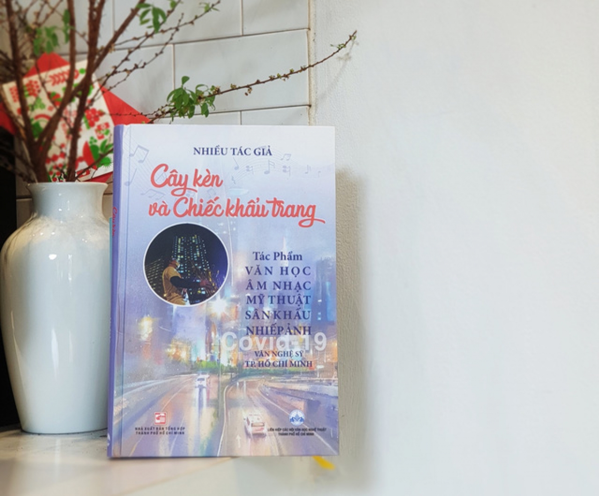 Ấn phẩm cũng là những tình cảm yêu thương, ngợi ca vẻ đẹp về tình người, về lòng nhân ái đã tỏa sáng hơn bao giờ hết trong những tháng ngày đùm bọc nhau giữa cơn đại dịch
