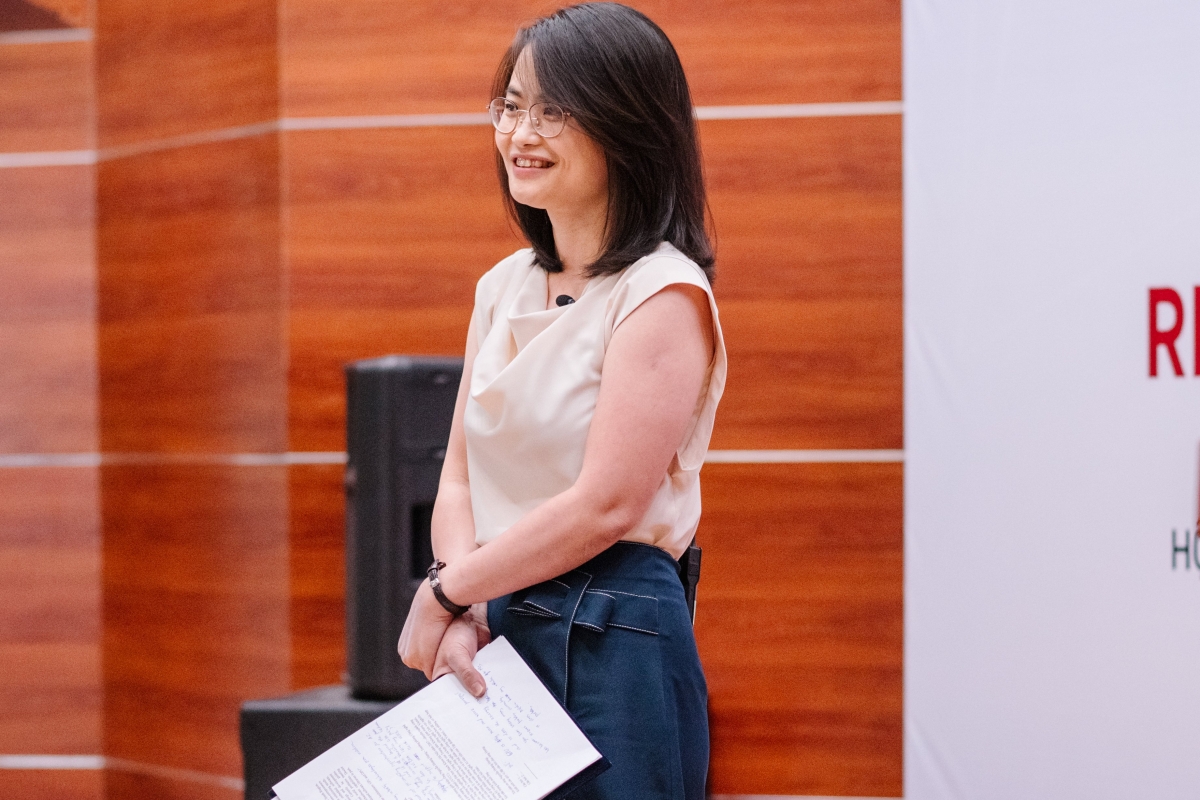 TS. Nguyễn Phi Lê giảng viên trường Công nghệ thông tin và Truyền thông, Trường ĐH Bách Khoa Hà Nội, Giám đốc điều hành Trung tâm Nghiên cứu quốc tế về Trí tuệ nhân tạo Đại học Bách Khoa Hà Nội BK.AI