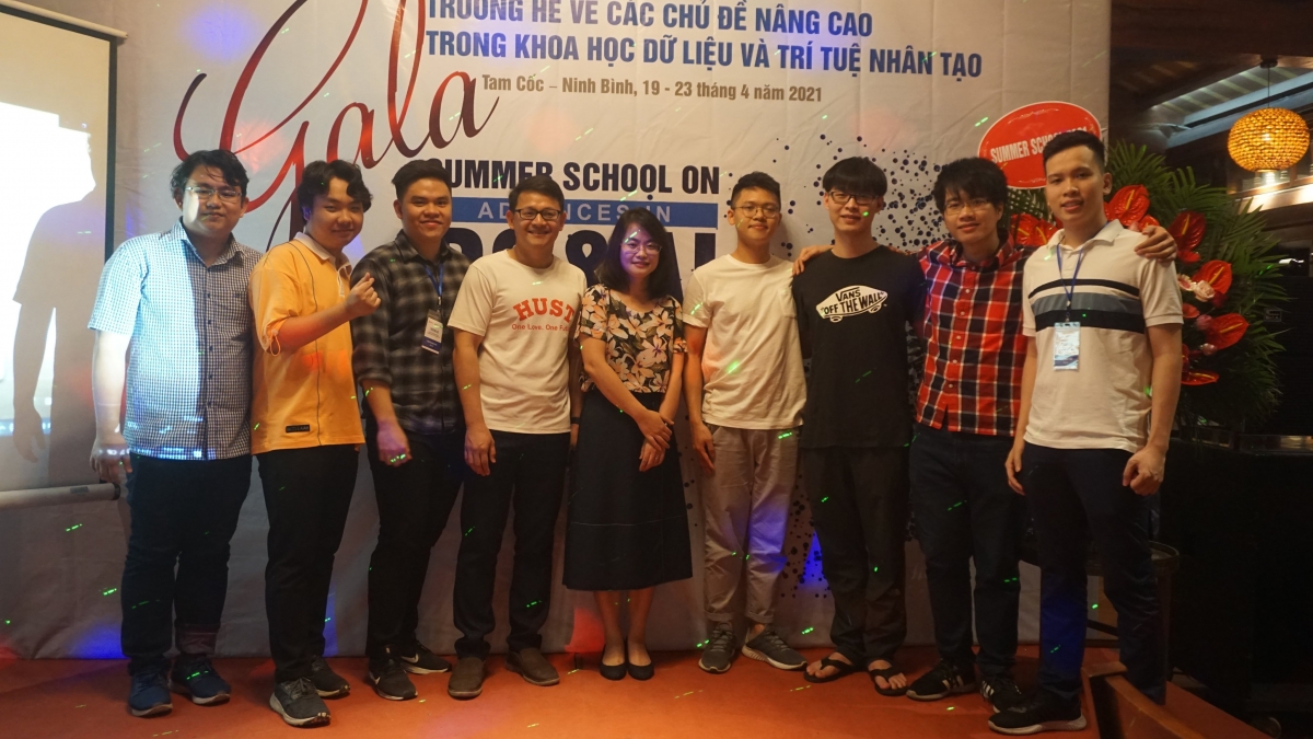 "Mình muốn đưa trí tuệ nhân tạo ứng dụng trong cuộc sống hằng ngày" -TS. Nguyễn Phi Lê