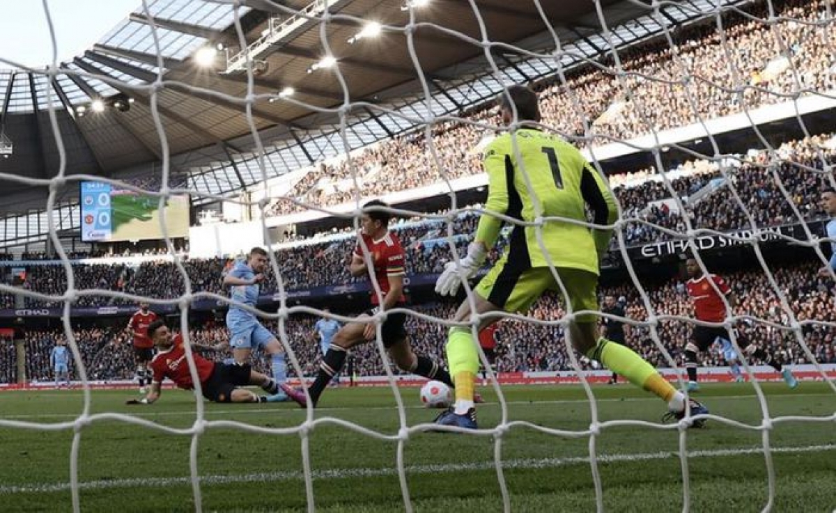 Kevin De Bruyne tái lập khoảng cách dẫn bàn cho Man City (Ảnh: Internet)