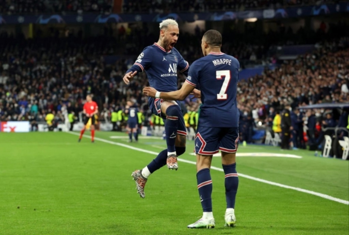 Neymar kiến tạo để Mbappe ghi bàn cho PSG (Ảnh: Internet)