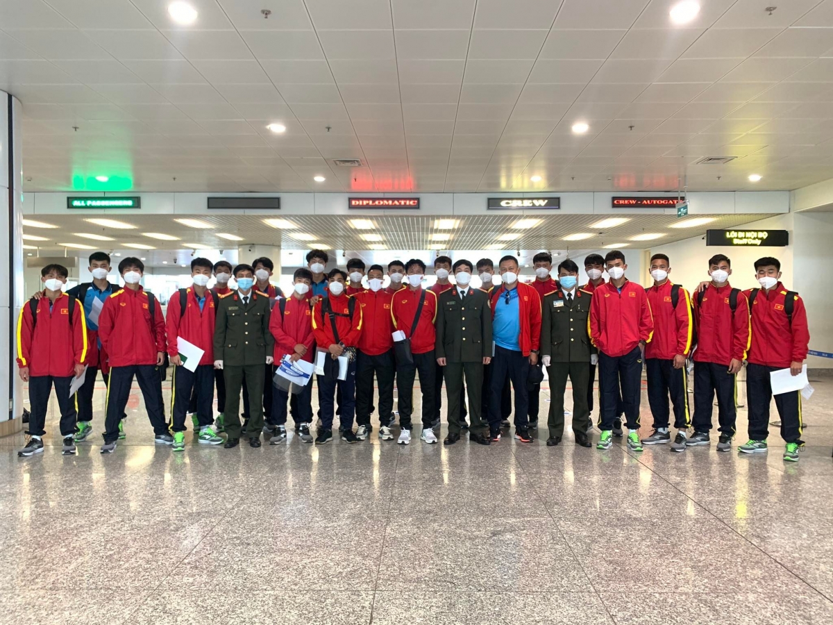 Các tuyển thủ U17 quốc gia trước khi lên đường sang Đức tập huấn