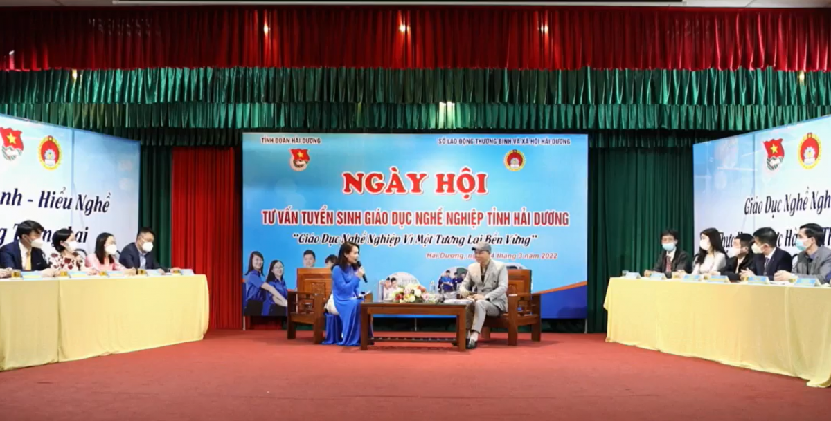 Ngày hội tư vấn tuyển sinh giáo dục nghề nghiệp năm 2022 tỉnh Hải Dương được tổ chức theo hình thức trực tuyến với sự tham gia của khoảng 6000 học sinh lớp 9, 12 các trường THCS, THPT trên địa bàn tỉnh