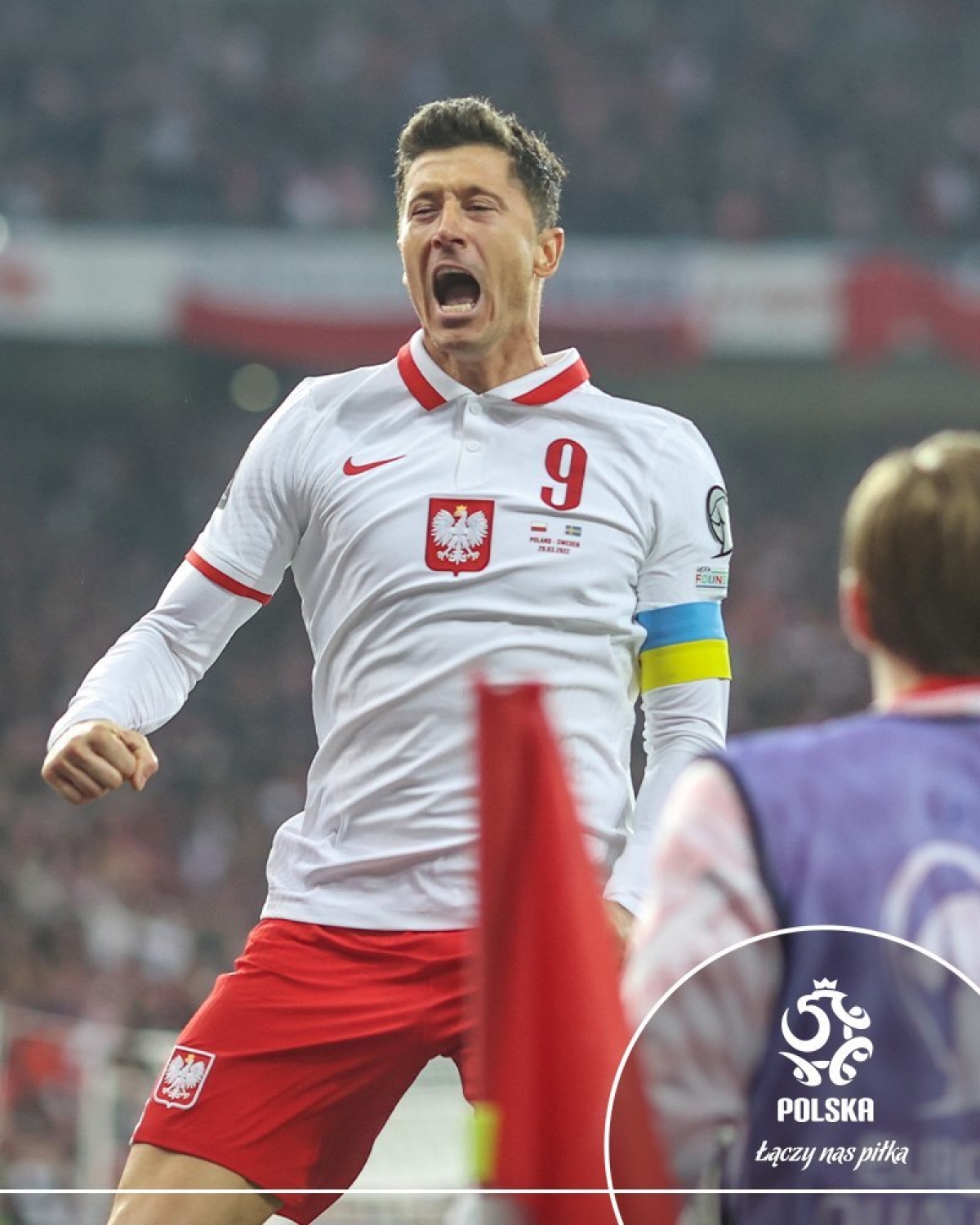 Lewandowski ghi bàn mở tỷ số từ chấm phạt đền.