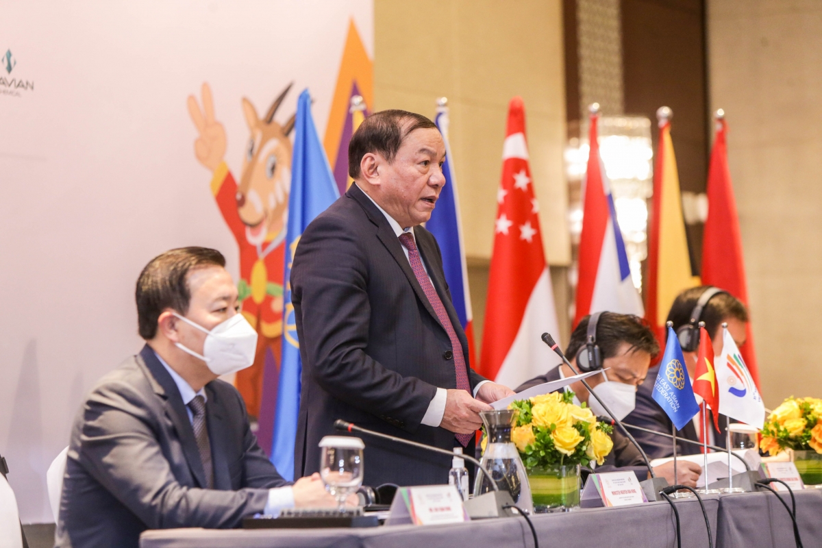 Bộ trưởng Bộ Văn hóa, Thể thao và Du lịch Nguyễn Văn Hùng, Chủ tịch Ủy ban Olympic Việt Nam, Trưởng BTC SEA Games 31 phát biểu khai mạc hội nghị