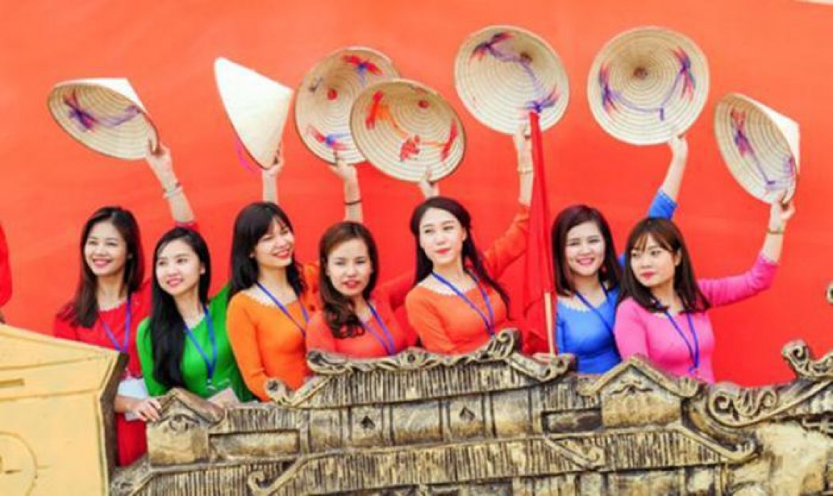 Phụ nữ Việt Nam hiện đại tự tin, tự trọng, trung hậu, đảm đang