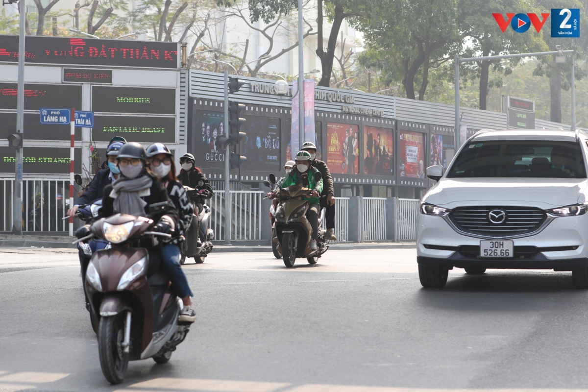 Phố Thái Hà cùng nhiều nút giao khác không còn cảnh ùn ứ giờ cao điểm.