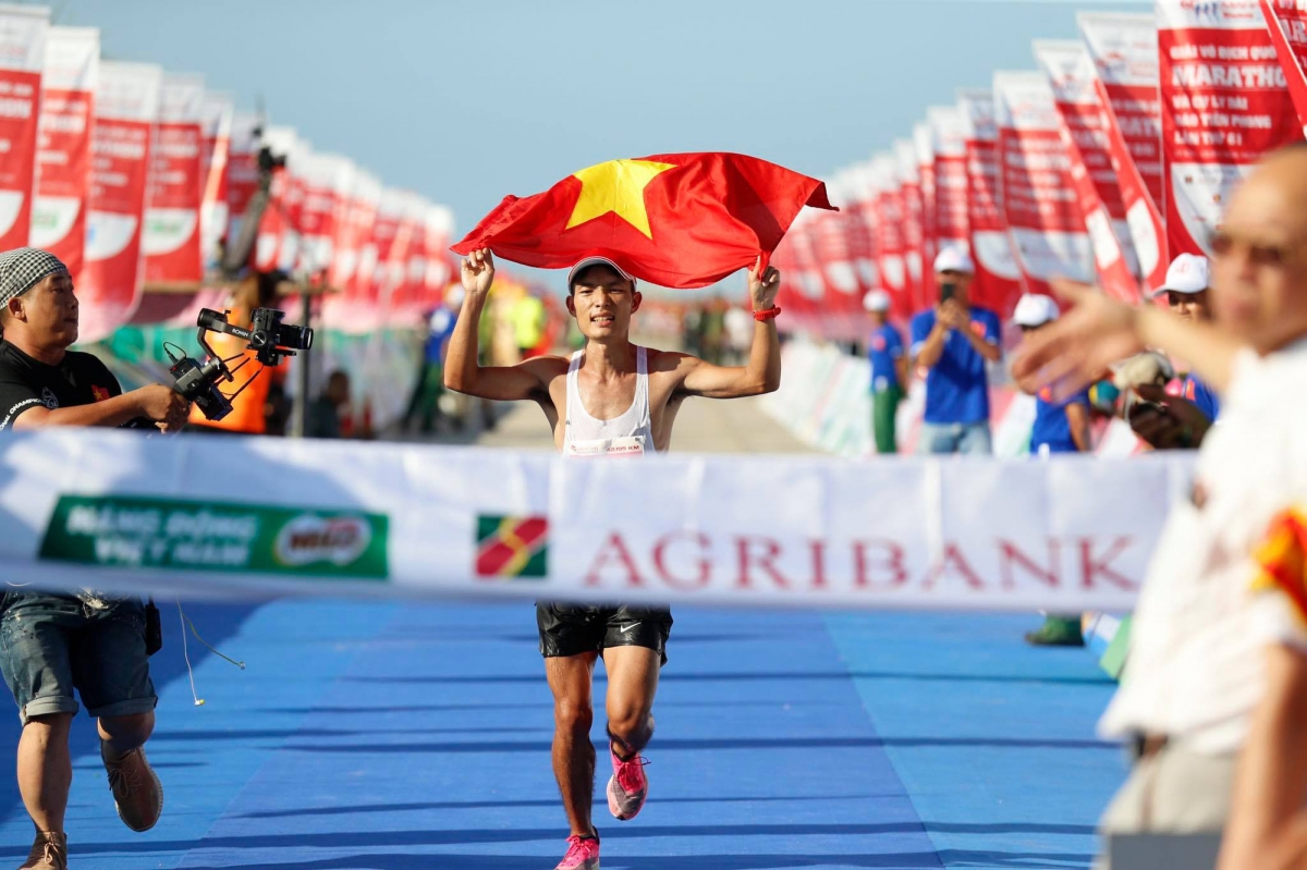 Hoàng Nguyên Thanh hướng tới ngôi vô địch lần thứ ba liên tiếp tại giải chạy báo Tiền Phong
