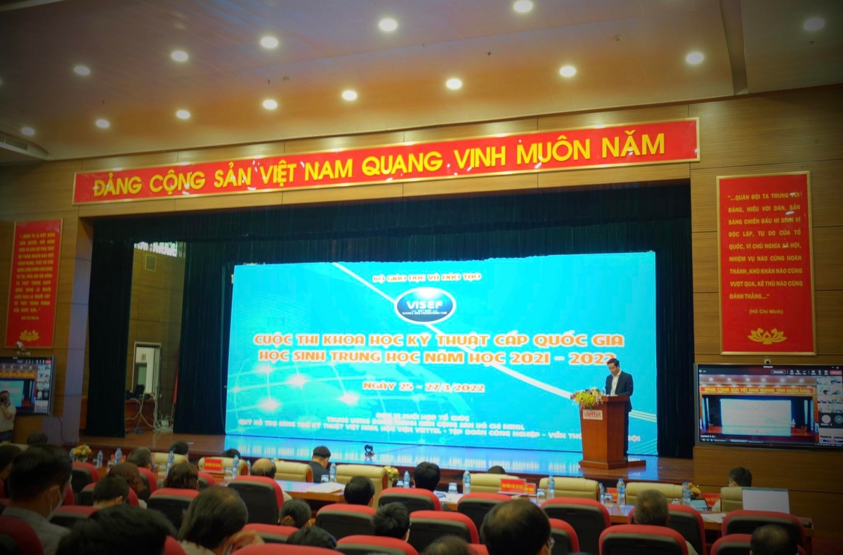 Cuộc thi Nghiên cứu khoa học, kỹ thuật cấp quốc gia học sinh trung học năm 2021-2022 được Bộ GD-ĐT tổ chức bằng hình thức trực tuyến. 