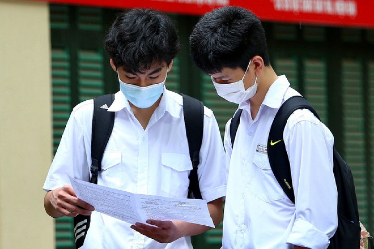 Kỳ thi tuyển sinh vào lớp 10 THPT của Hà Nội năm học 2022-2023 tăng 14.000 thí sinh so với kỳ thi năm 2021-2022 khiến cho sự cạnh tranh vào trường công lập trở nên căng thẳng hơn. (Ảnh: minh họa)