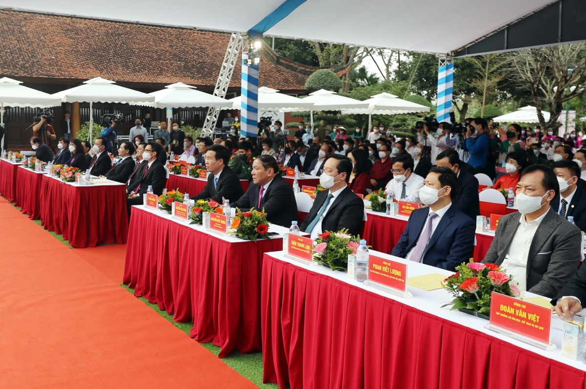 Bộ trưởng Bộ VHTTDL Nguyễn Văn Hùng đề nghị sau Lễ phát động, các cơ quan đơn vị tiếp tục nâng cao nhận thức và tổ chức thực hiện thành công các nội dung của Chủ đề năm 2022.