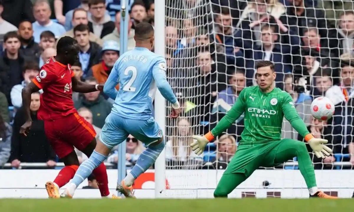 Sadio Mane chọc thủng lưới thủ môn Ederson Moraes (Ảnh: Internet)