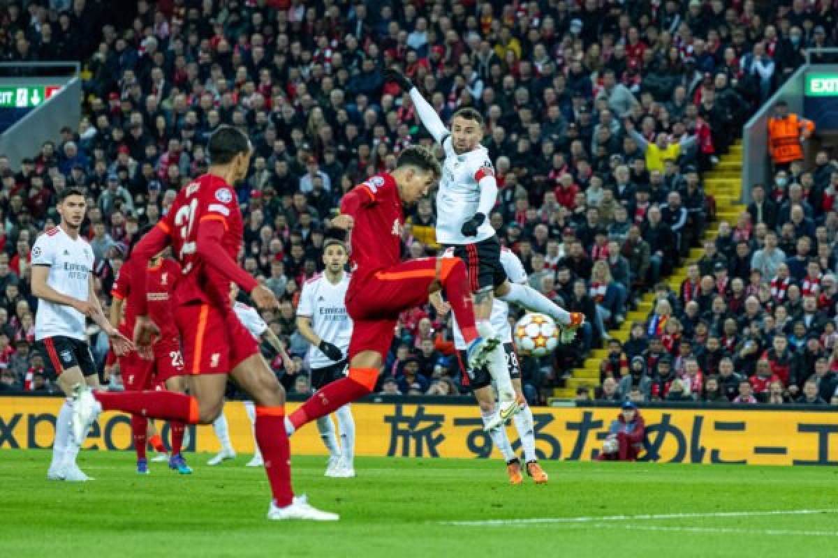 Roberto Firmino có hai lần đệm bóng cận thành ghi bàn vào các phút 55 và 65 (Ảnh: Internet)