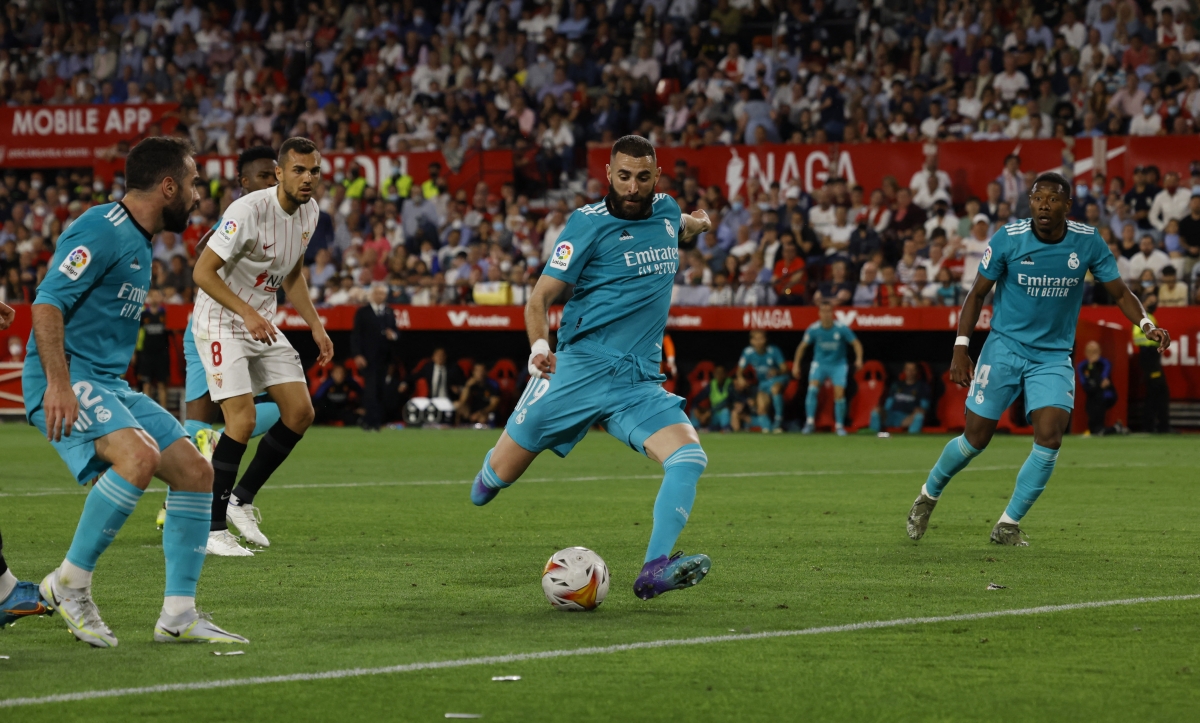 Vượt qua Sevilla, Real tạo khoảng cách lớn về điểm số so với đại kình địch Barca (Ảnh: Internet)