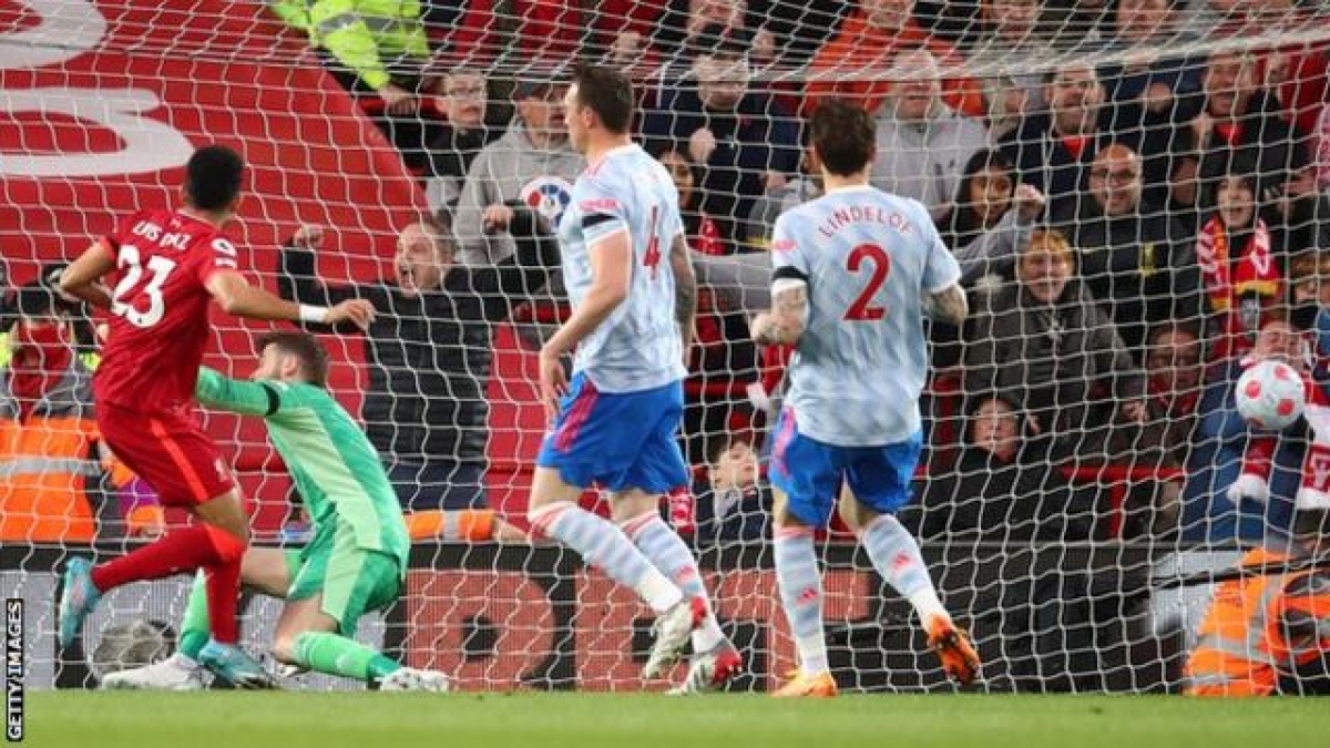 Luis Diaz mở màn cho chiến thắng tưng bừng của Liverpool (Ảnh: Getty Images)