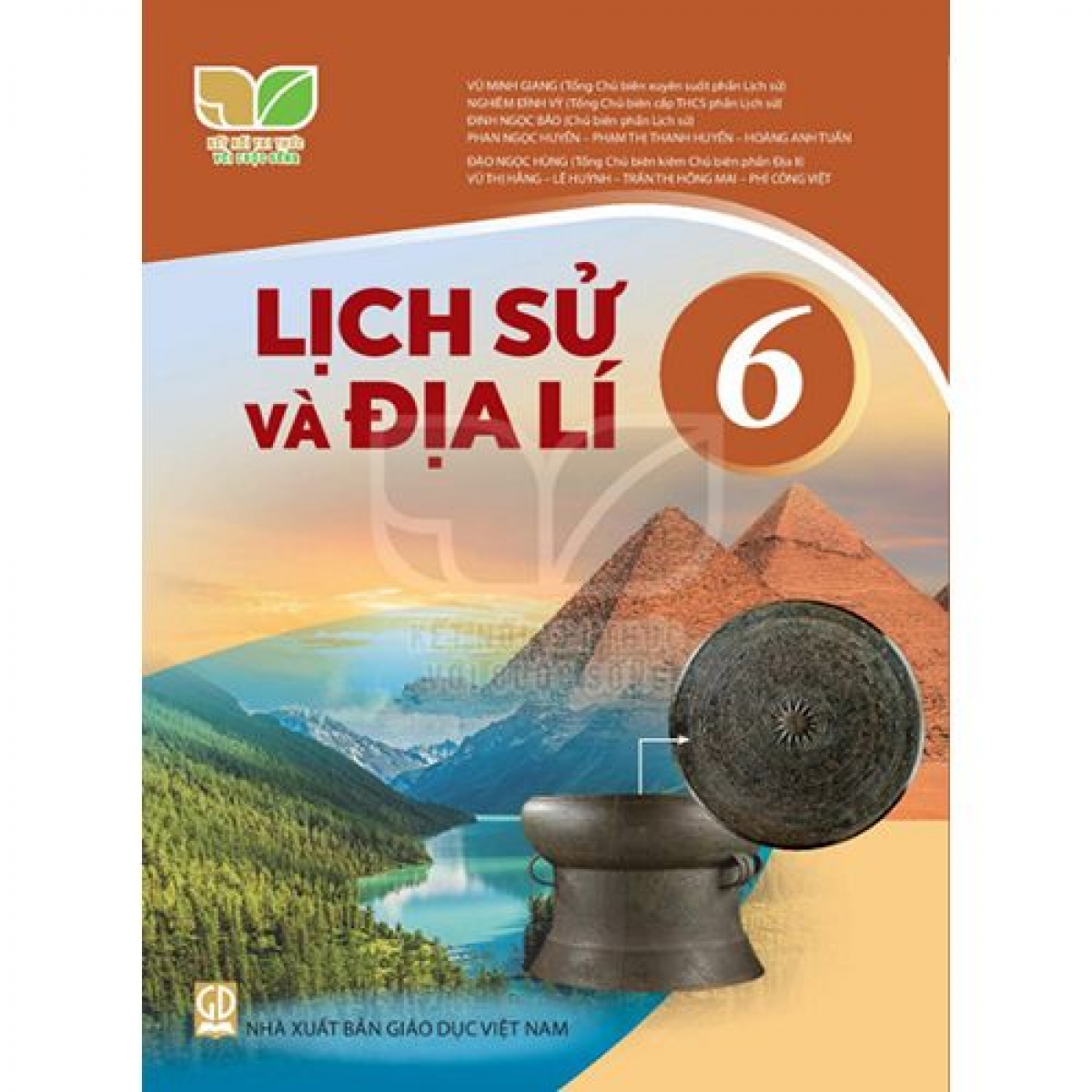 Ở bậc THCS, môn Lịch sử được tích hợp với môn Địa lý thành môn Lịch sử và Địa lý. Đây là môn học bắt buộc từ lớp 6-9