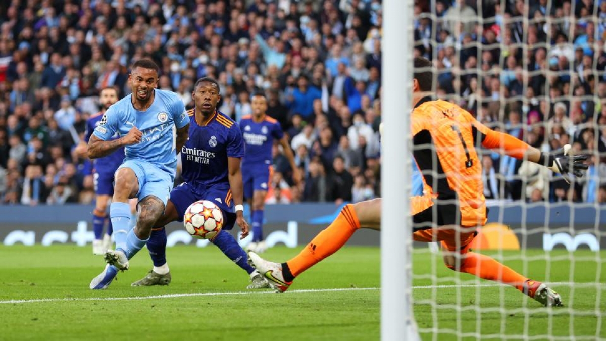 Gabriel Jesus nhân đôi cách biệt cho đội chủ nhà (Ảnh: Internet)