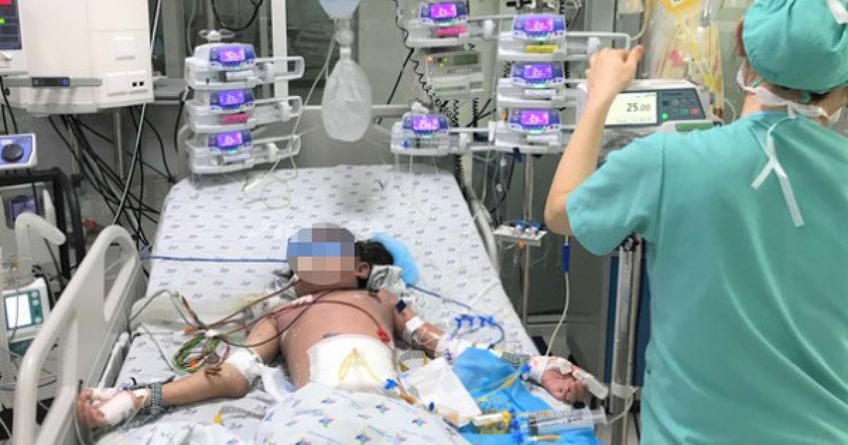 Nhiều trẻ bị sốt xuất huyết nguy kịch do đi viện muộn