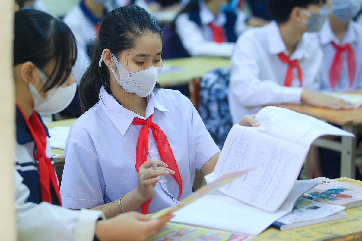 Khi công bố tỉ lệ chọi, phụ huynh, học sinh mới giật mình khi “nơi an toàn nhất lại thành nơi nguy hiểm nhất”- Ảnh minh họa
