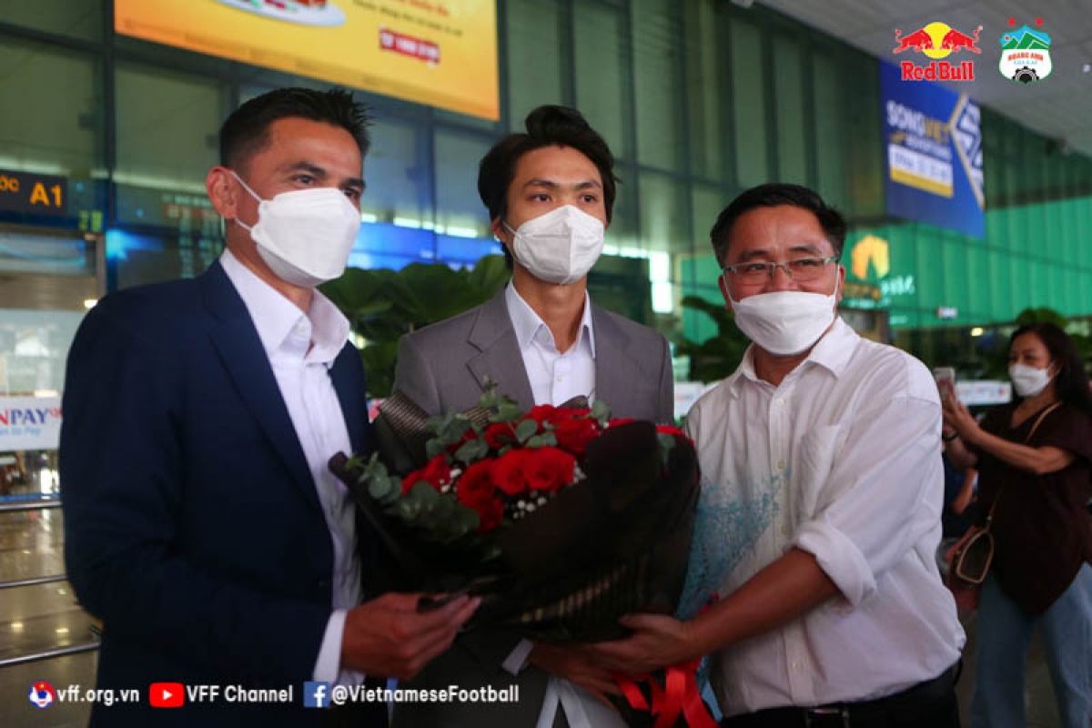 Thầy trò HLV Kiatisak quyết tâm cống hiến cho khán giả những trận đấu hay