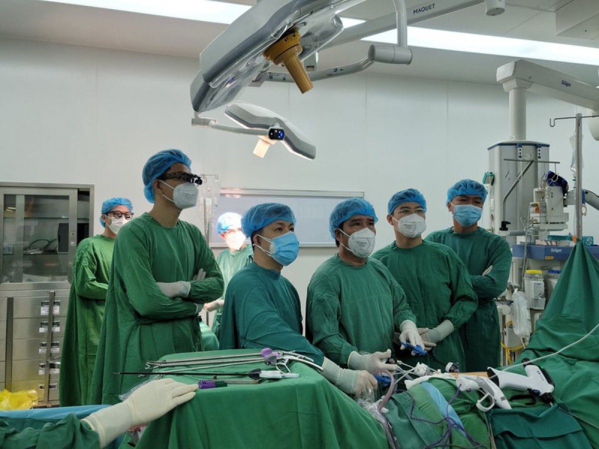Các bác sĩ đa khoa được cấp chứng chỉ hành nghề phải trải qua 18 tháng thực hành tại cơ sở khám chữa bệnh có giường bệnh