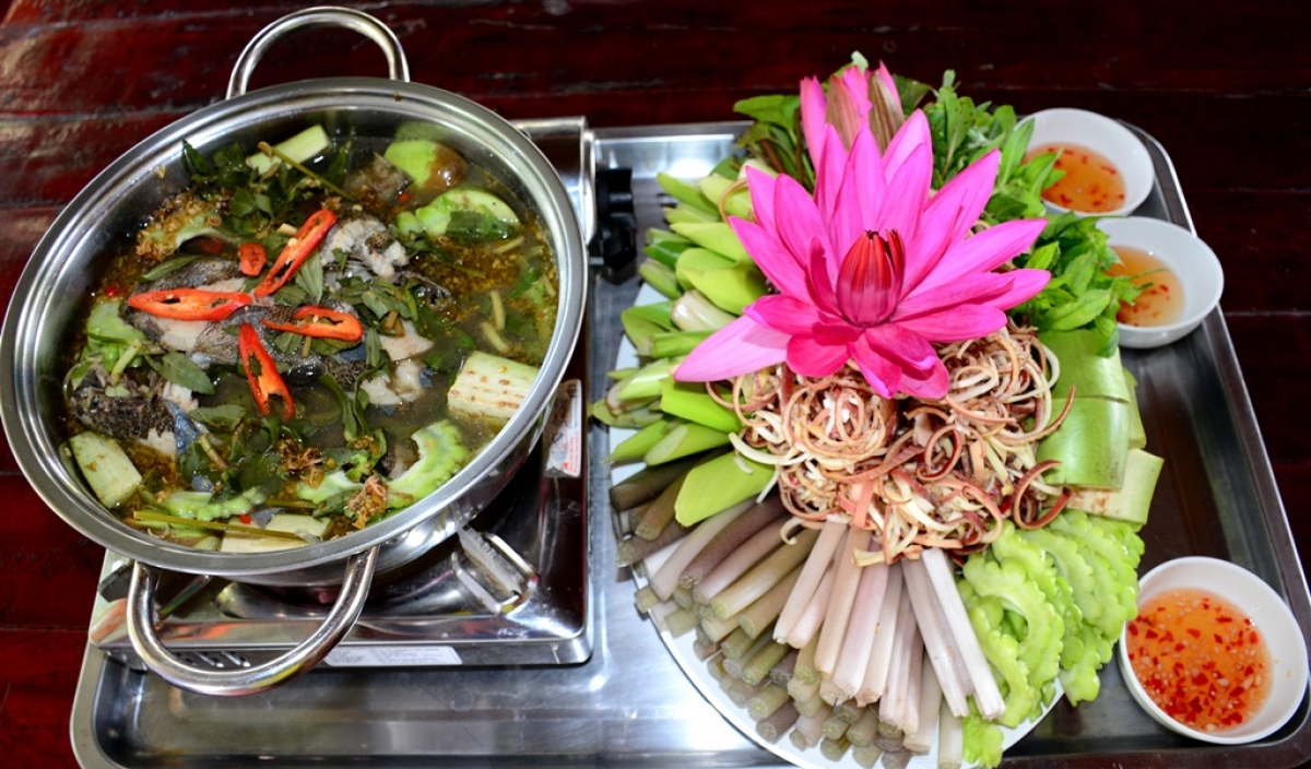 Lẩu mắm U Minh - đặc sản đất mũi Cà Mau