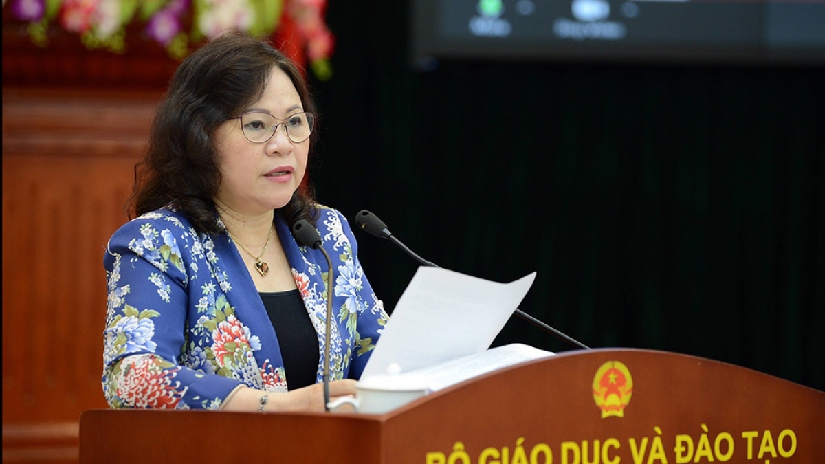 Thứ trưởng Bộ GD-ĐT Ngô Thị Minh