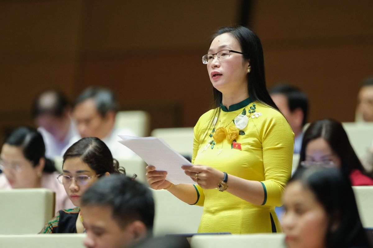 Đại biểu Trần Thị Thu Hằng ( Đăk Nông) Ảnh: quochoi.vn