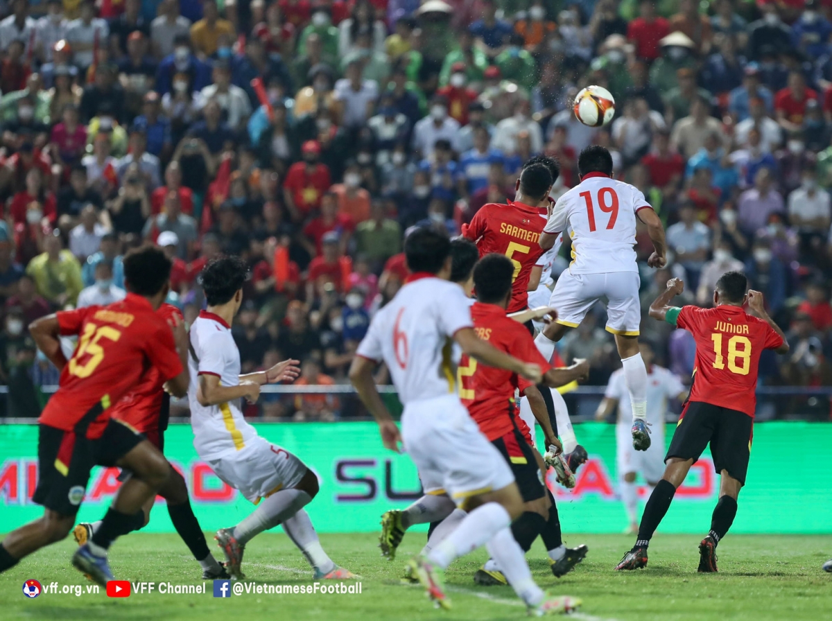 U23 Việt Nam khai thông bế tắc nhờ các pha không chiến (Ảnh: VFF)