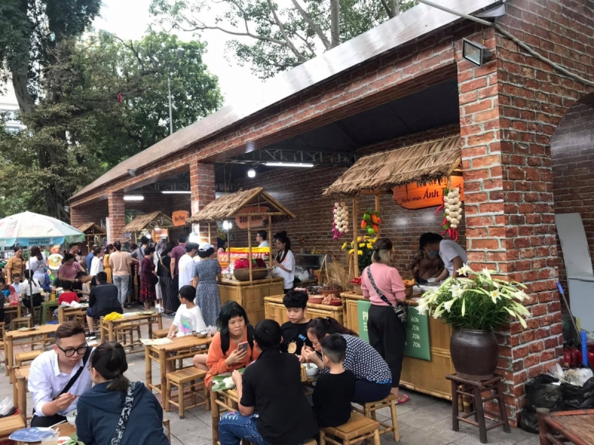 Gian hàng giới thiệu ẩm thực
