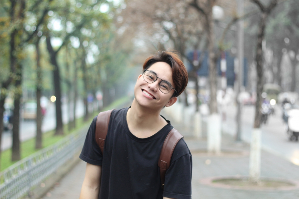 " Người trẻ cần học cách lắng nghe"- Bùi Hoàng Long, tác giả sách "Gói chữ thành thư" chia sẻ.