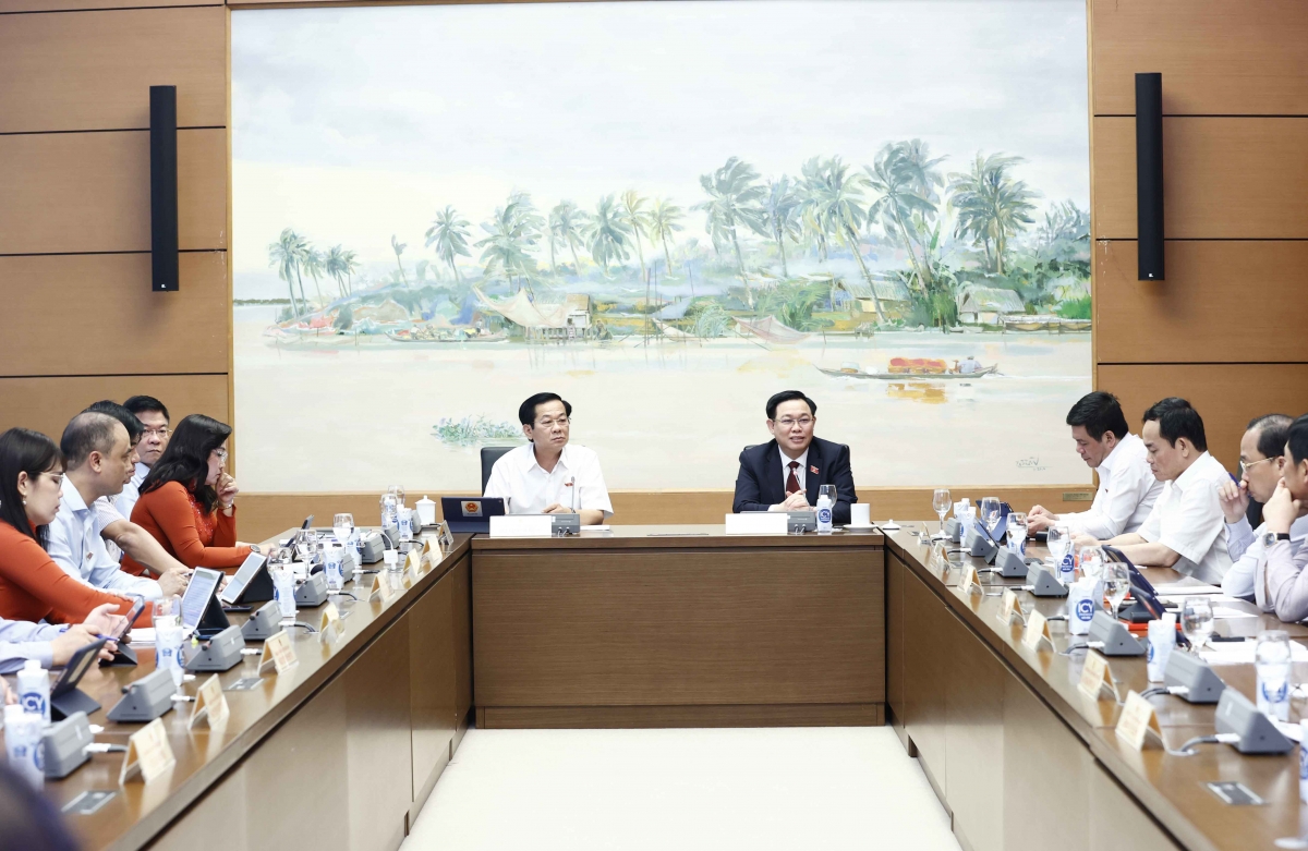 Công tác thực hành tiết kiệm, chống lãng phí là một trong những nội dung được thảo luận tổ
sáng 25/5
Ảnh: quochoi.vn