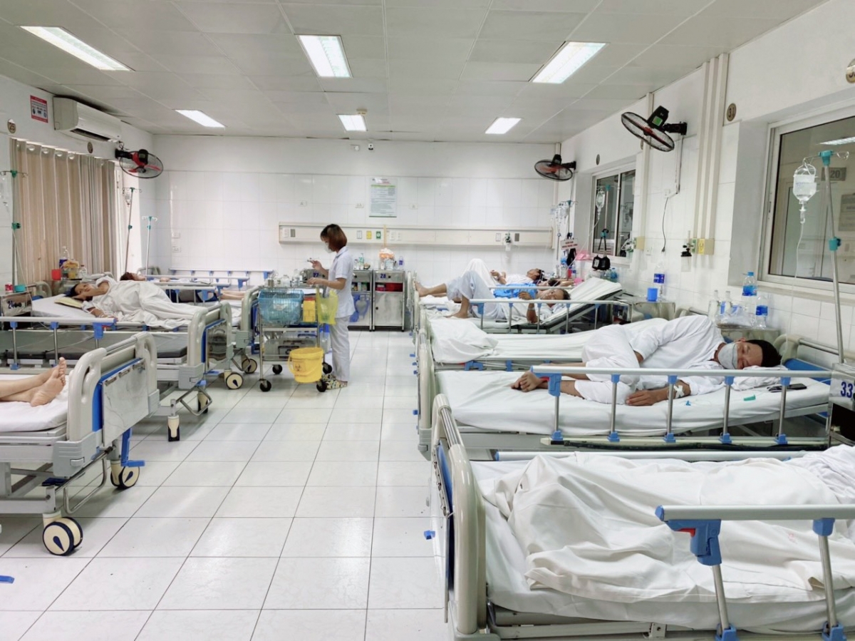 Nhiều người bệnh bị suy dinh dưỡng khiến thời gian điều trị ở bệnh viện kéo dài