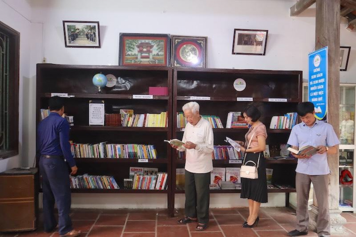 Người Cự Đà hân hoan khi làng có thư viện