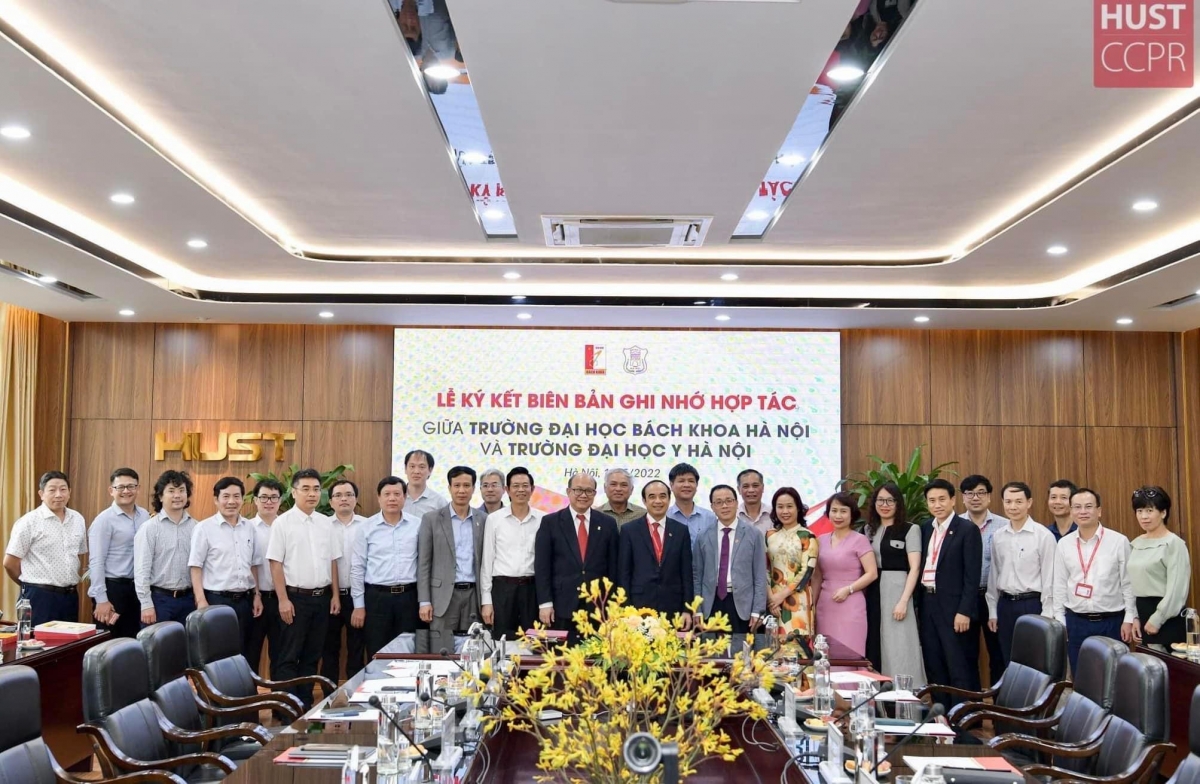 Đại diện 2 trường ĐHBách Khoa Hà Nội và ĐH Y Hà Nội tham dự lễ ký kết hợp tác 