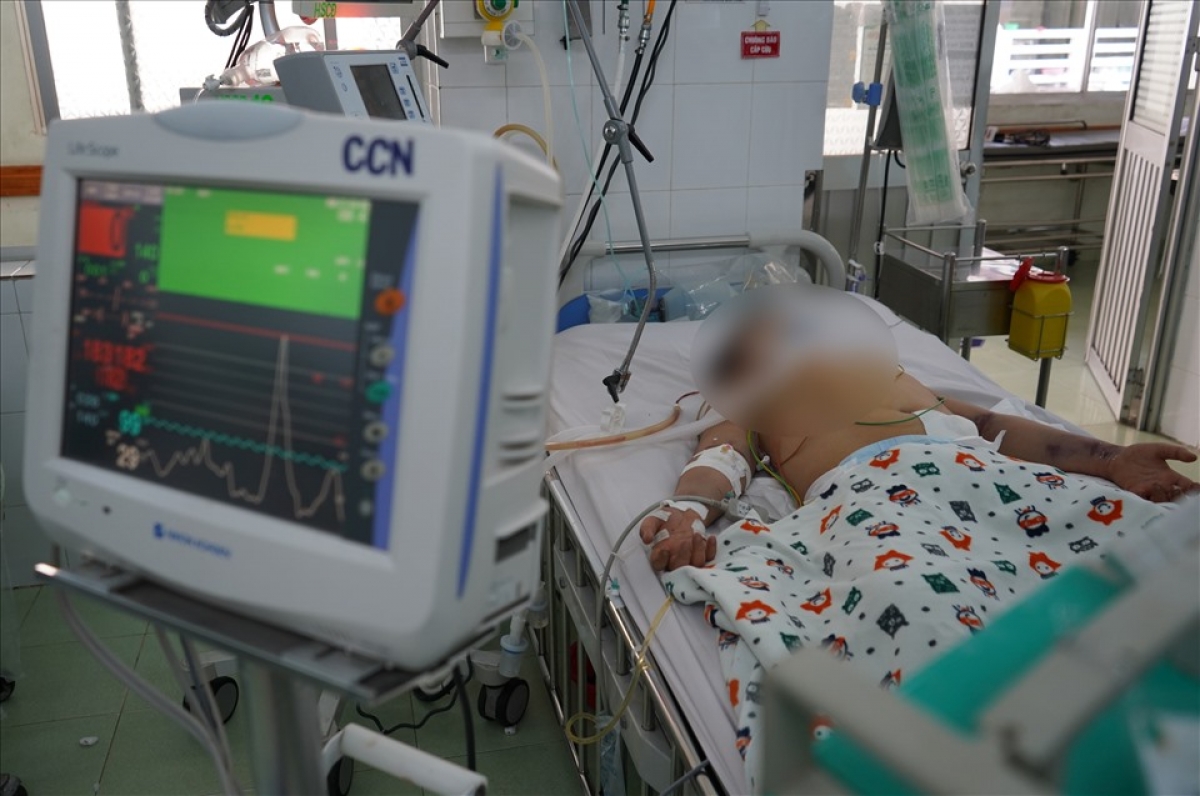 Nhiều trường hợp mắc sốt xuất huyết nguy hiểm đến tính mạng do phát hiện muộn