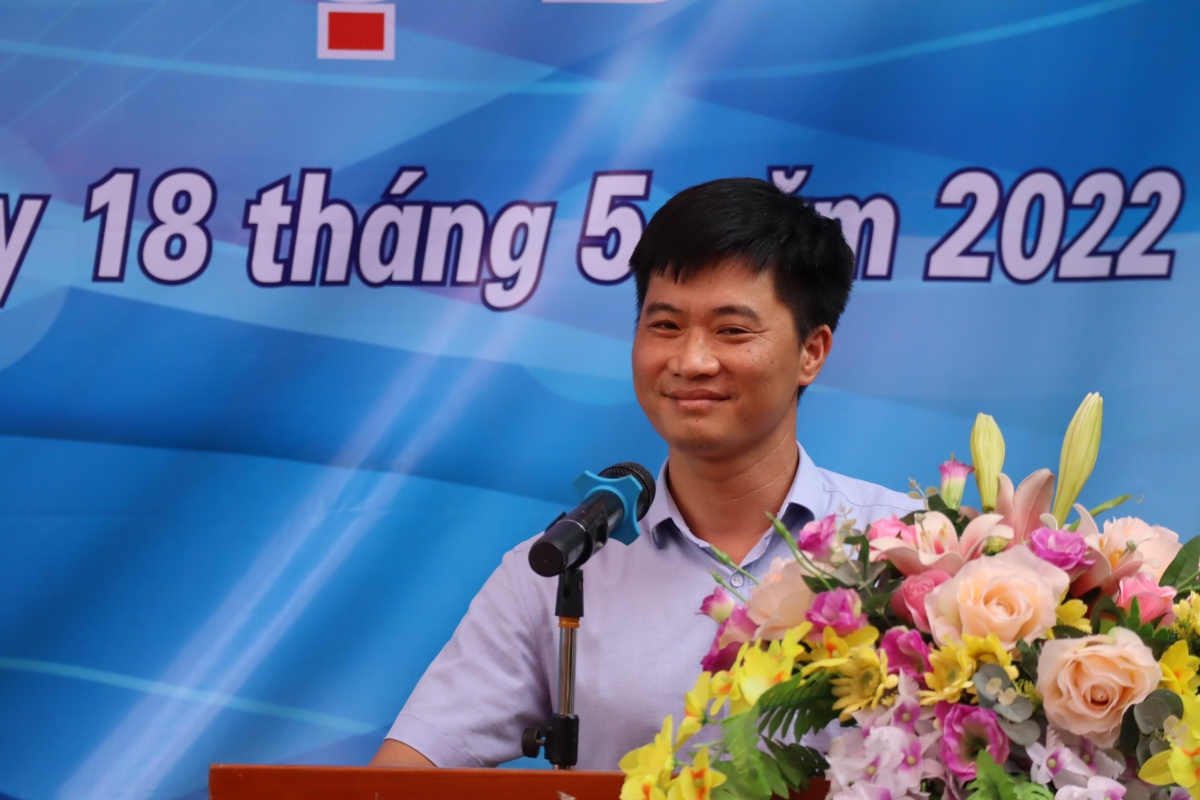 Đồng chí Phạm Hồng Dương, Bí thư Đảng uỷ, Chủ tịch Hội đồng nhân dân xã Cự Khê phát biểu tại lễ khai trương thư viện Cự Đà ngày 18/5/2022