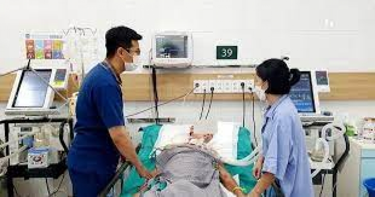 Bệnh nhân bị ngộ độc điều trị ở Trung tâm chống độc, BV Bạch Mai