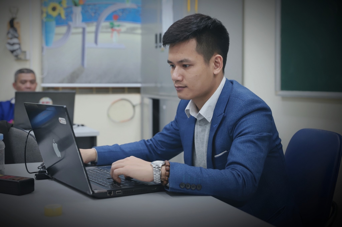 Thầy giáo Hà Minh Thắng