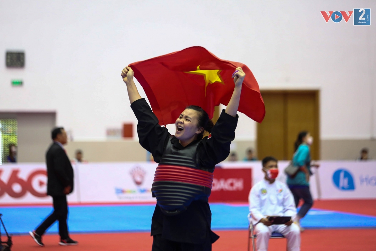 Chia sẻ với truyền thông, Nghĩa cho biết: "Tôi rất hạnh phúc với tấm HCV này. Tôi xin dành tặng HCV này cho bố, mẹ các bạn và cho chính bản thân tôi".