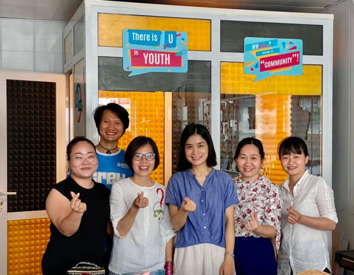 Đặng Thế Lâm và đội ngũ tình nguyện viên.