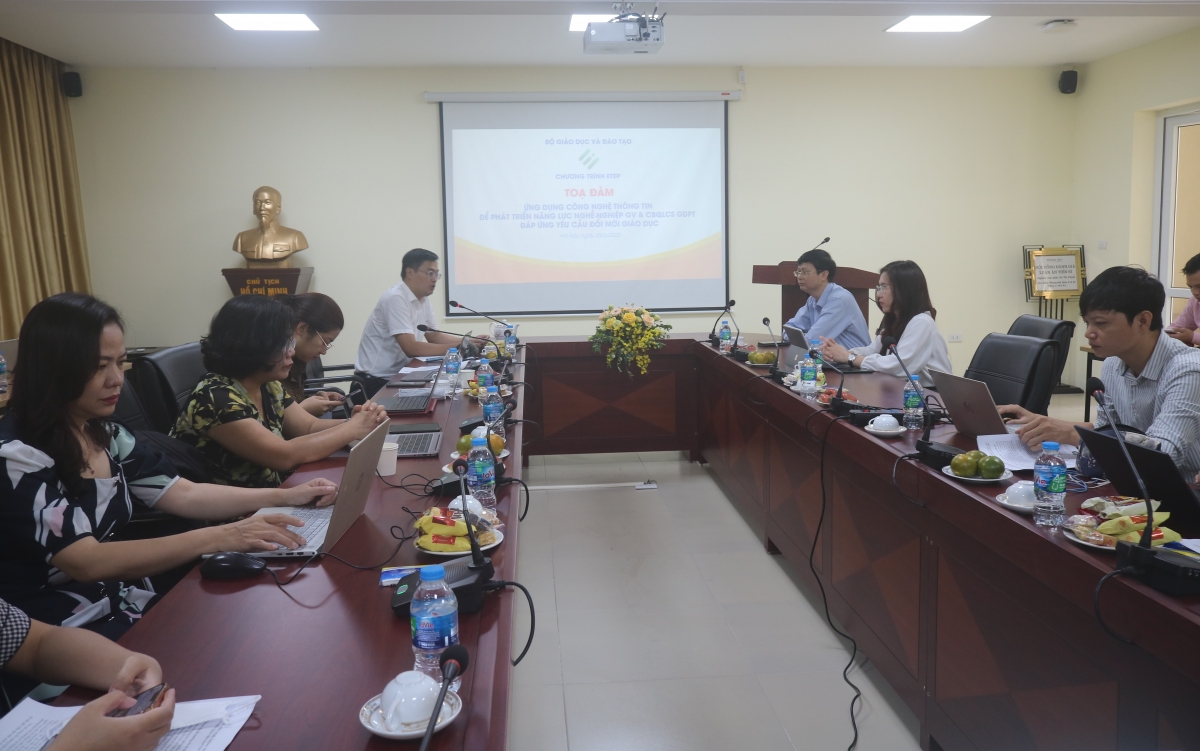 Tọa đàm “Ứng dụng công nghệ thông tin để phát triển năng lực nghề nghiệp giáo viên và cán bộ quản lý cơ sở giáo dục phổ thông đáp ứng yêu cầu đổi mới giáo dục”.