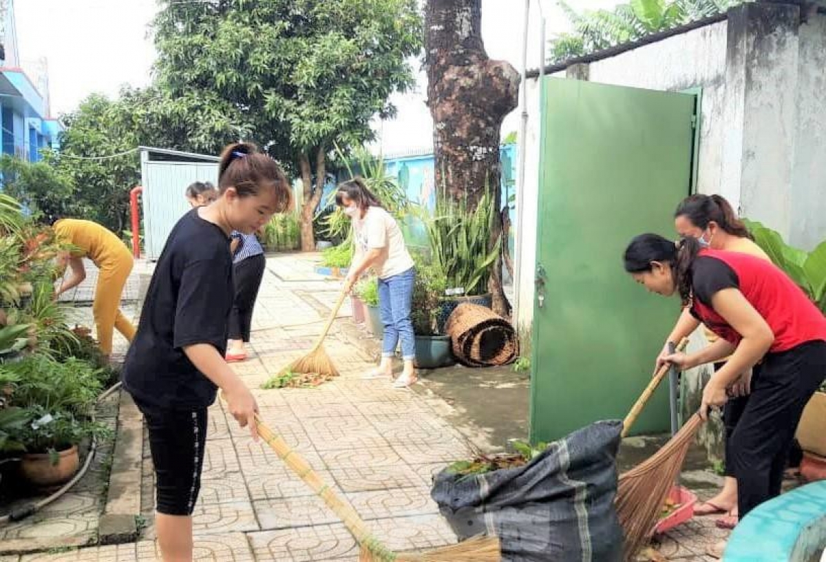 Người dân hưởng ứng chiến dịch phòng, chống bệnh sốt xuất huyết, tay chân miệng
