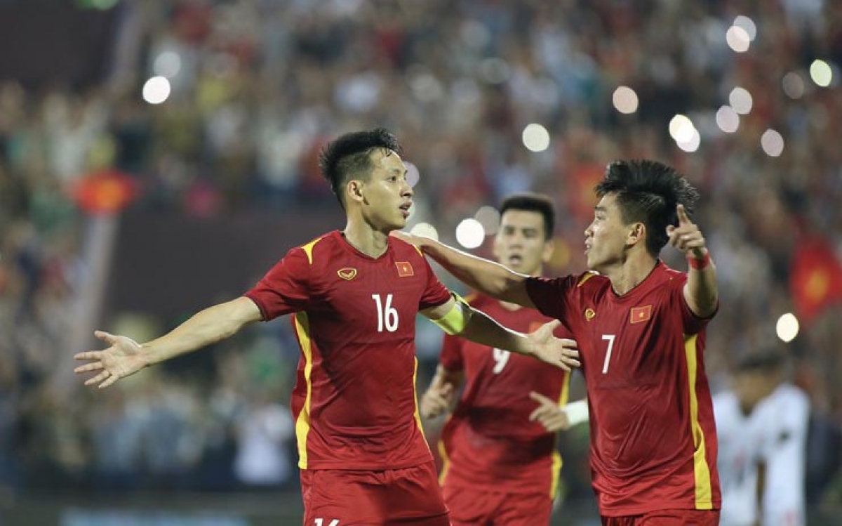 HLV Brad Maloney đánh giá cao kinh nghiệm của Hùng Dũng