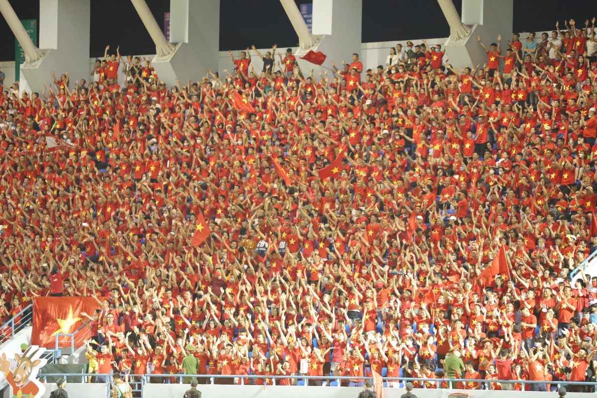 Những khán đài rực lửa tại SEA Games 31